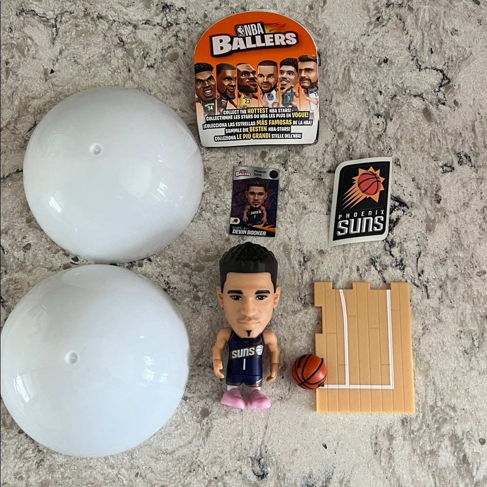 ZURU NBA Ballers Devin Booker + All Accessories